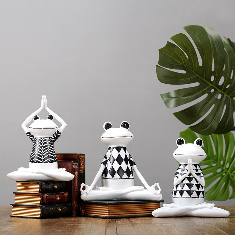 yoga frog figurine decor