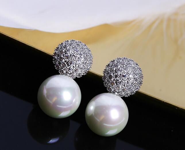 small sparkling stud earrings women